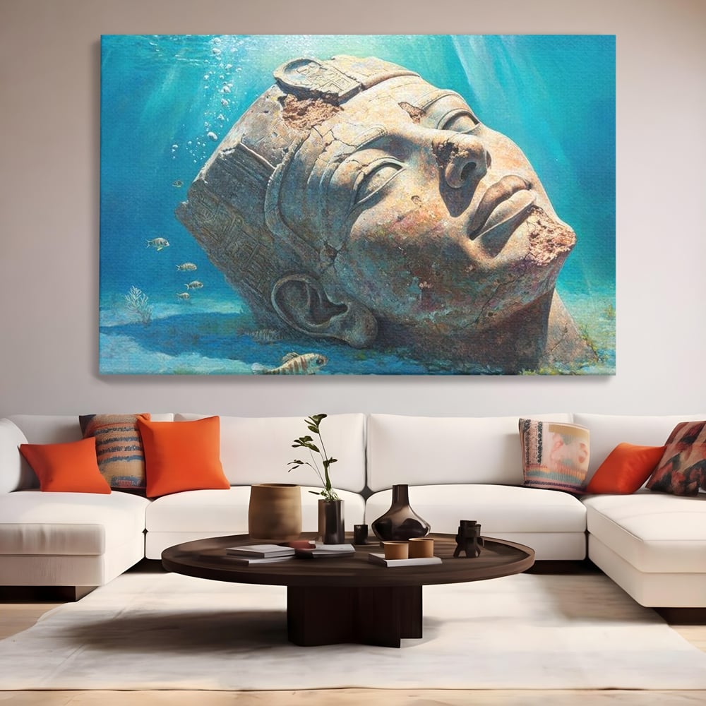 Tablou canvas cu cap de statuie faraonica scufundat, fara rama, pe sasiu de lemn, pe perete intr-un living